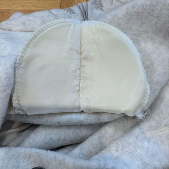 D’ALLAIRD’S Vintage Embroidered Fleece Sweater White Size Medium - Picture 8 of 11